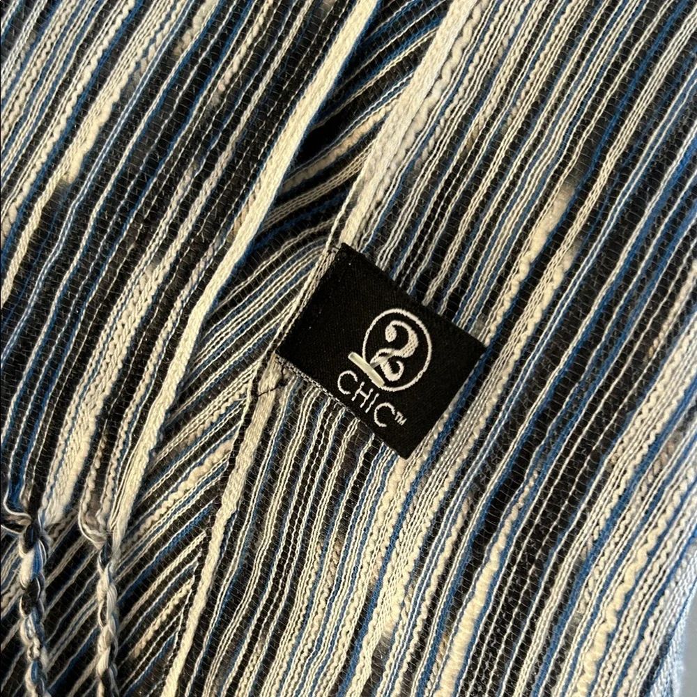 CHIC Textured Scarf in Blue, Black & White